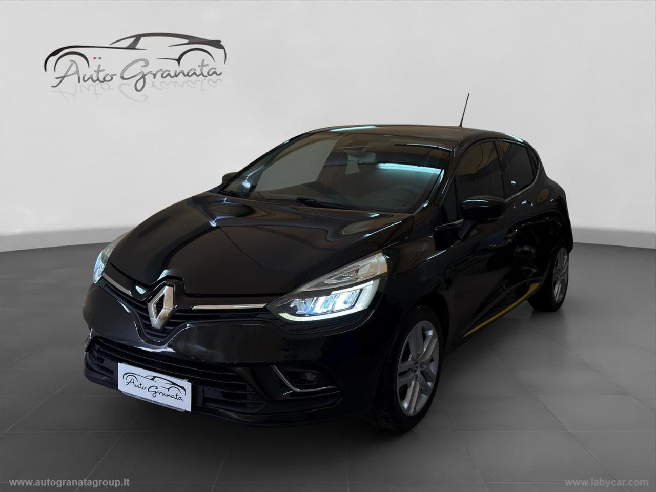 RENAULT Clio TCe 12V 90CV 5p. Moschino Intens RS LINE!