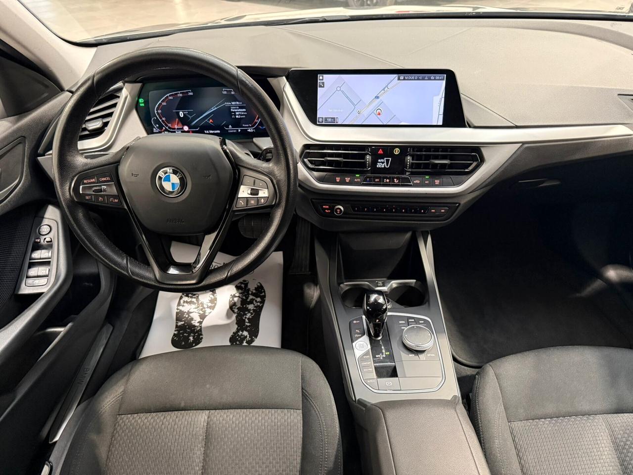 Bmw 118 118d 5p. Business Advantage