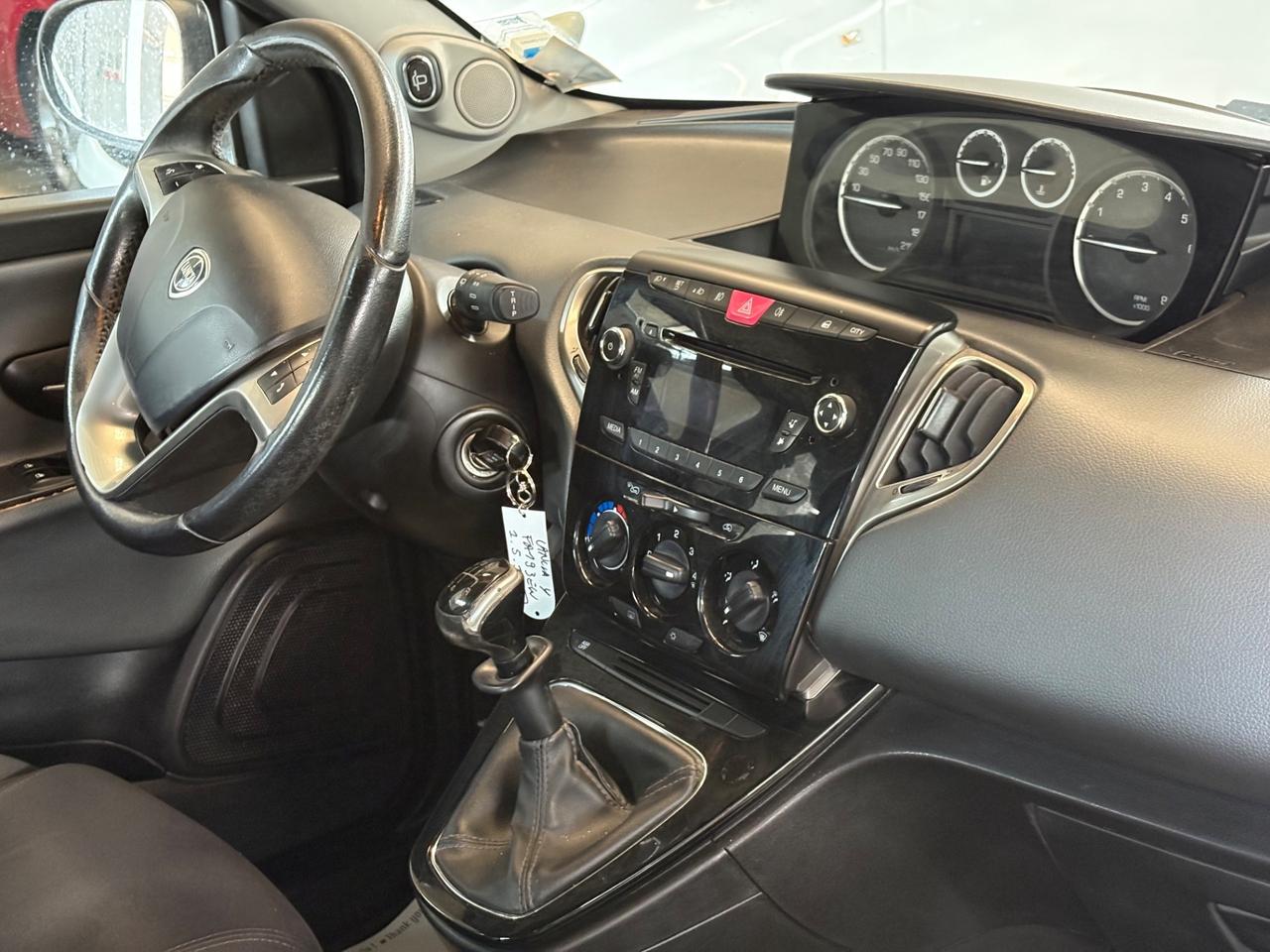 Lancia Ypsilon 0.9 TwinAir 85 CV 5 porte Metano Ecochic Elefantino