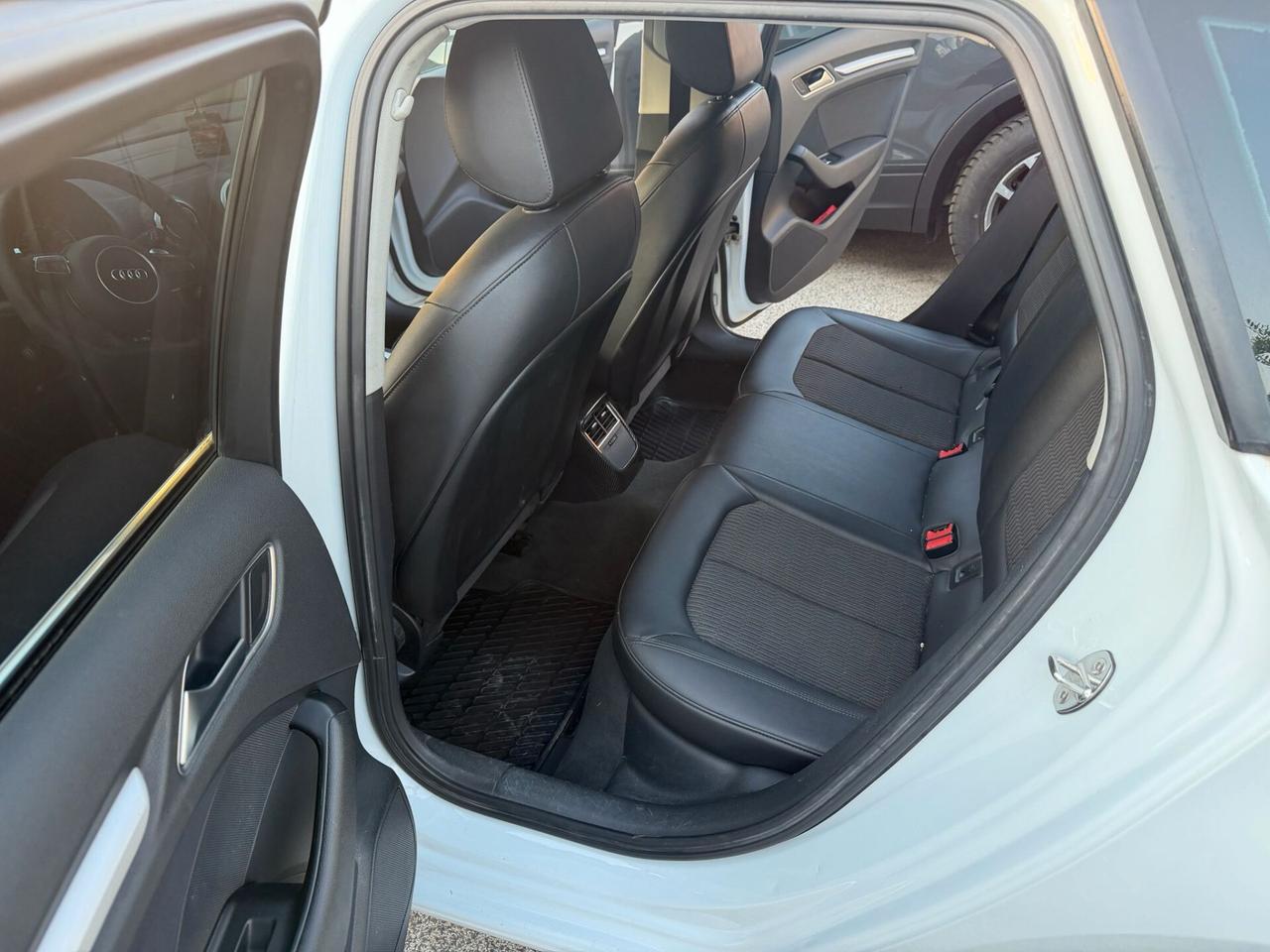 Audi A3 1.6 TDI clean diesel S tronic Young