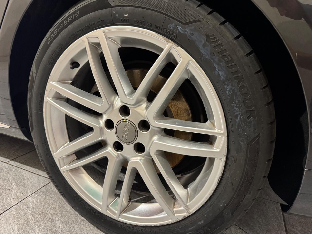Audi A8 3.0 TDI 262 CV ultra quattro tiptronic