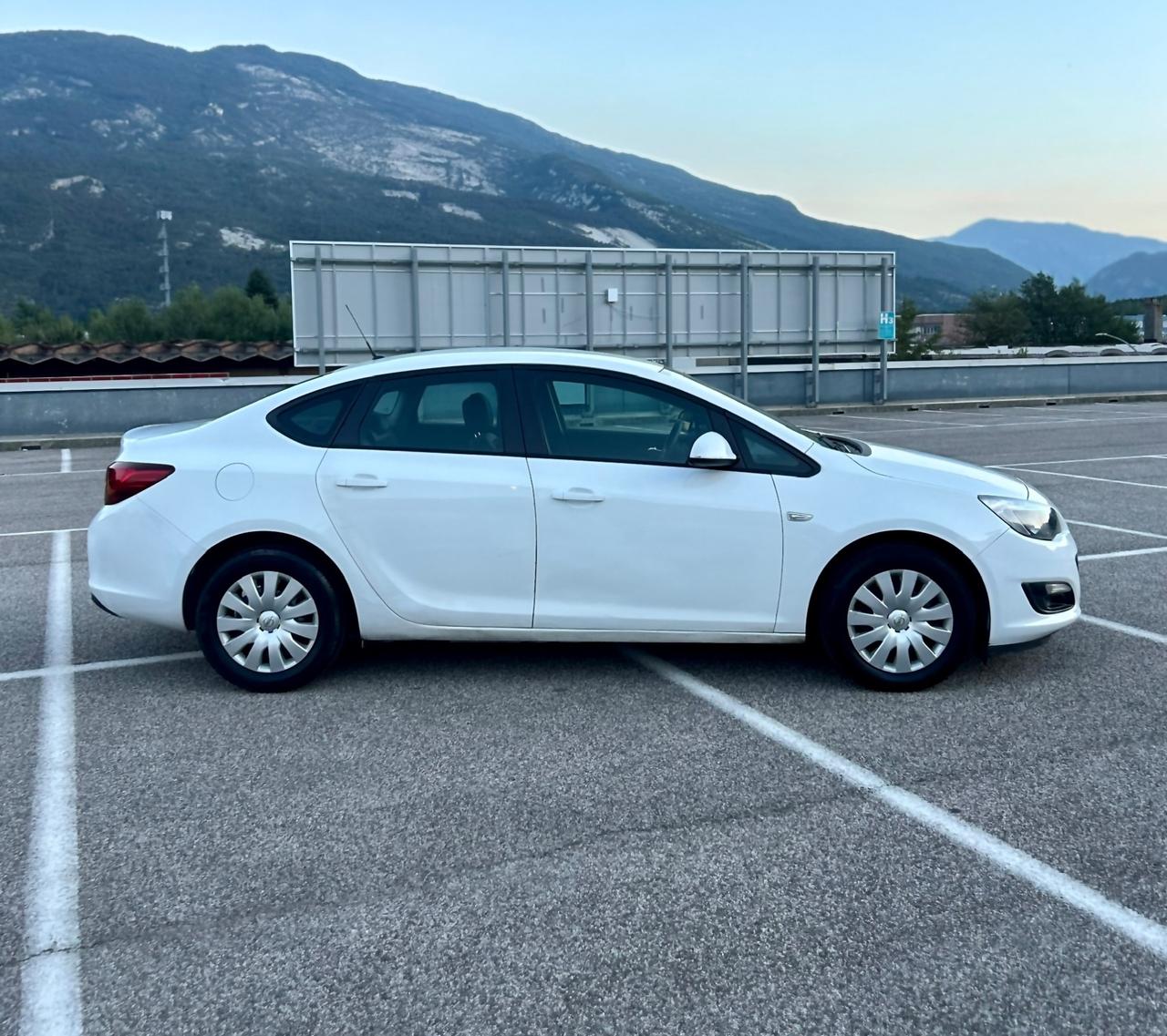 Opel Astra 1.4 Benz 5 porte Cosmo SOLO 55.000km