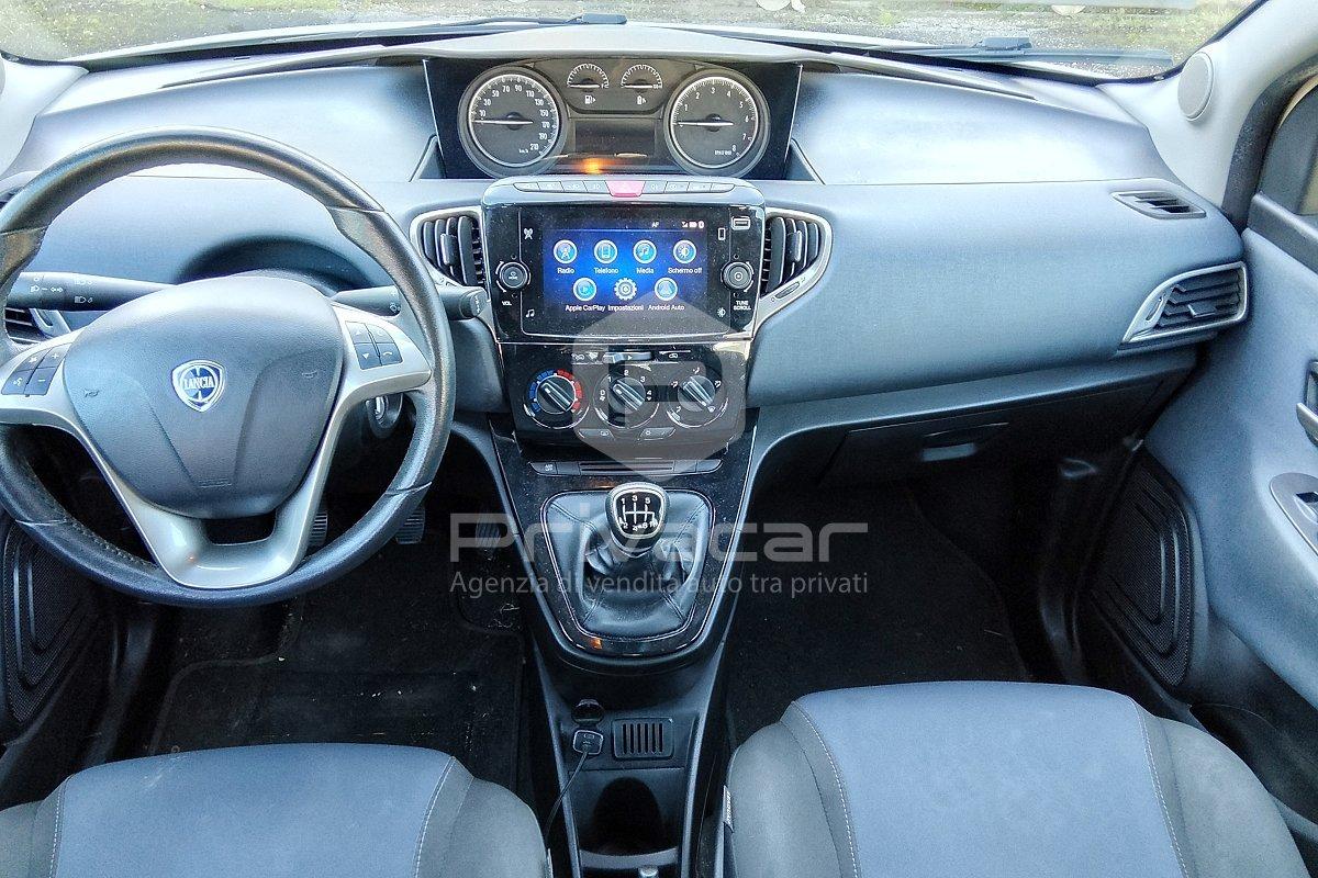 LANCIA Ypsilon 1.0 FireFly 5 porte S&S Hybrid Ecochic Silver