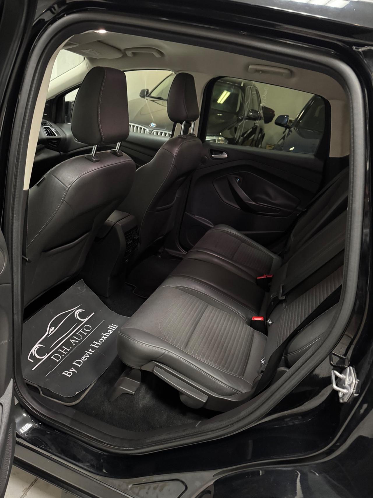 Ford Kuga 1.5 TDCI 120 CV S&S 2WD ST-Line