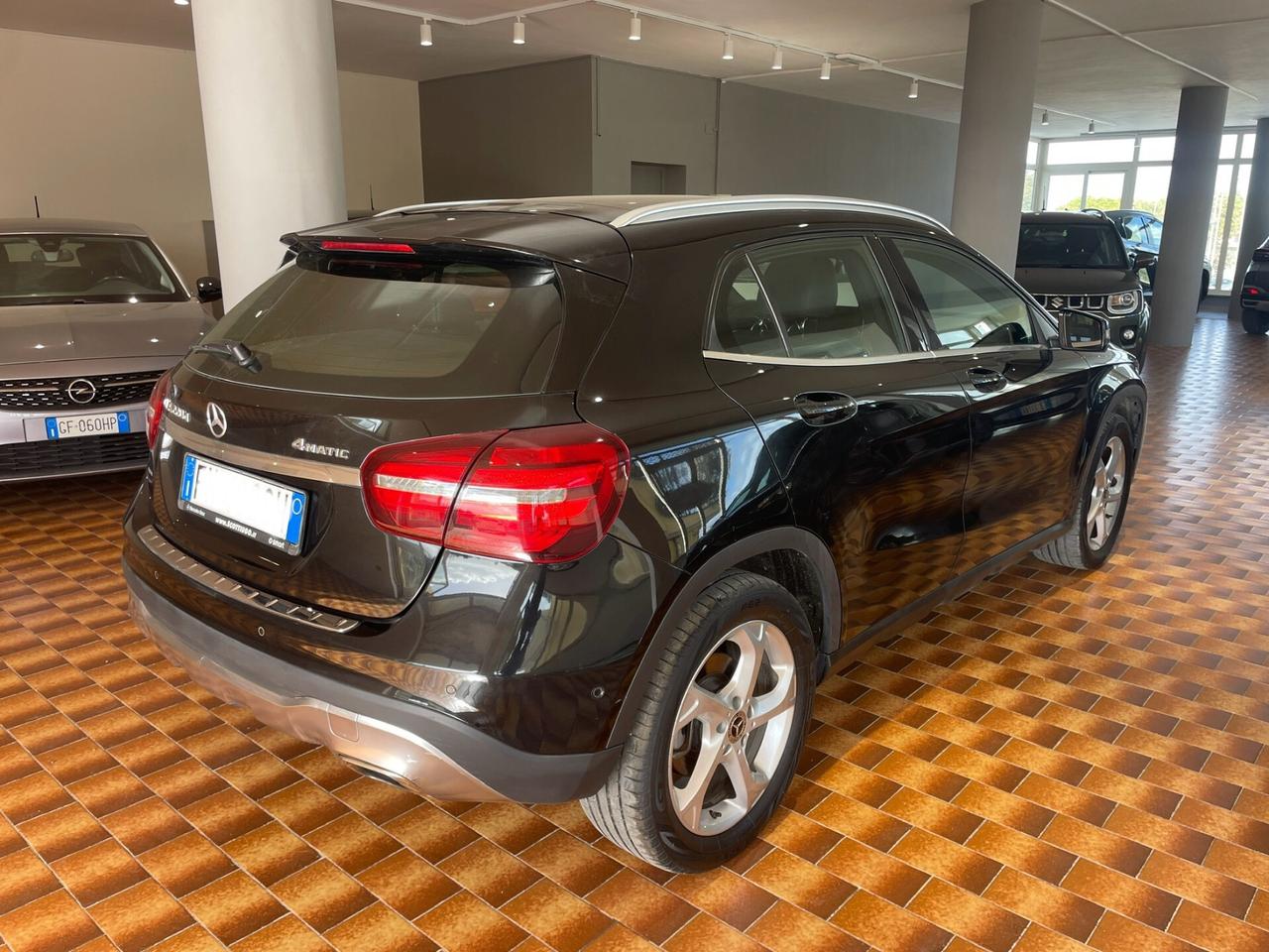 Mercedes-benz GLA 220 d Automatic 4Matic Sport Tetto apribile