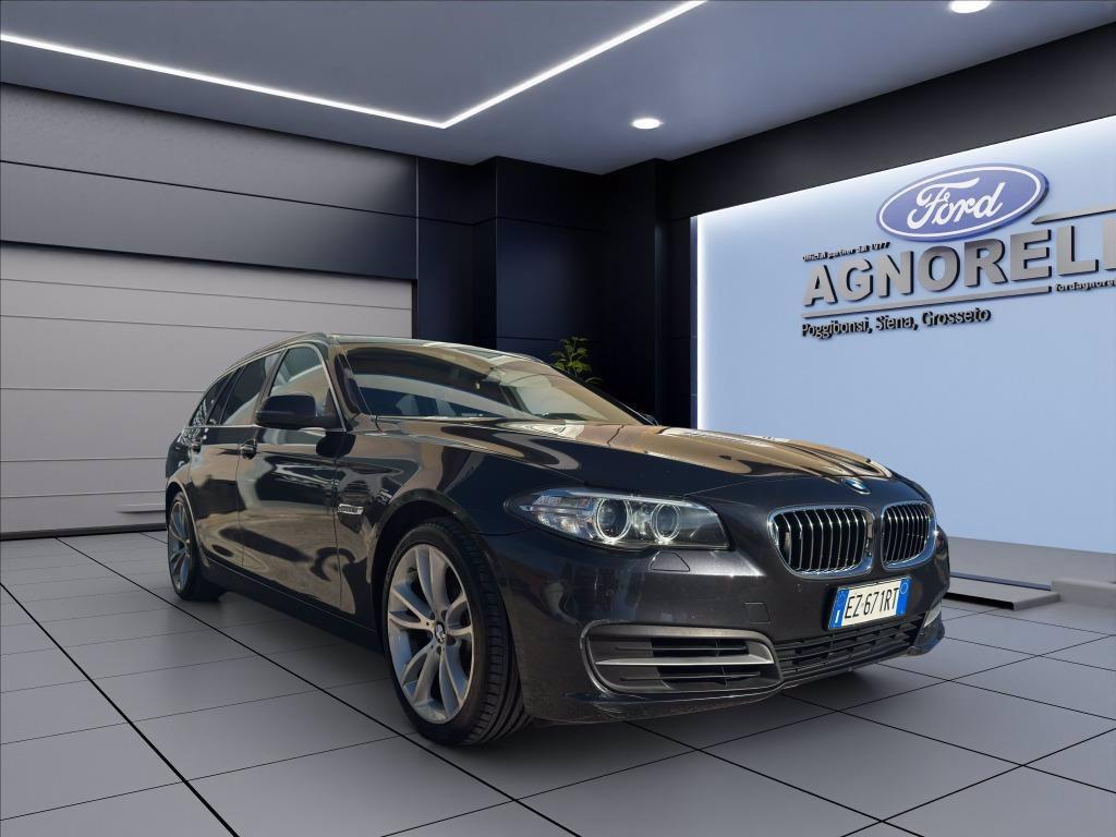 BMW 520d Touring Luxury 190cv del 2015