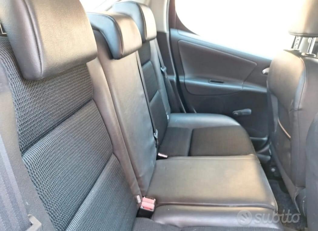 Peugeot 207 1.6 8V HDi 93CV 5p. Allure