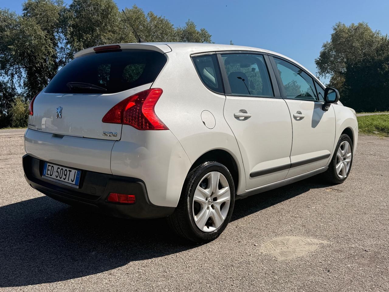 Peugeot 3008 1.6 HDi 110CV Business