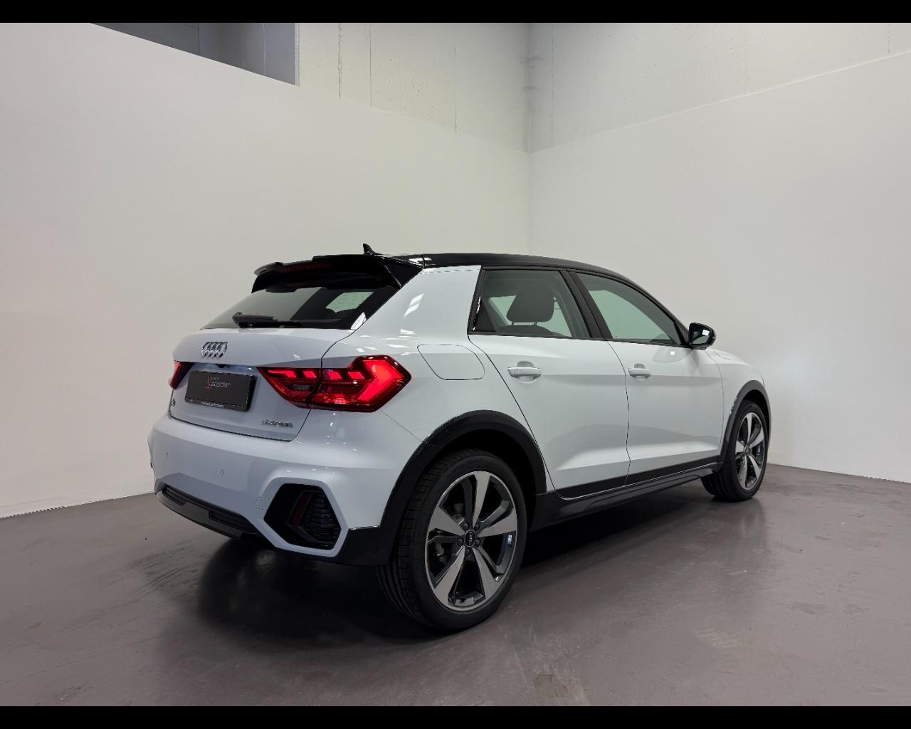 AUDI A1 ALLSTREET 30 TFSI IDENTITY CONTRAST