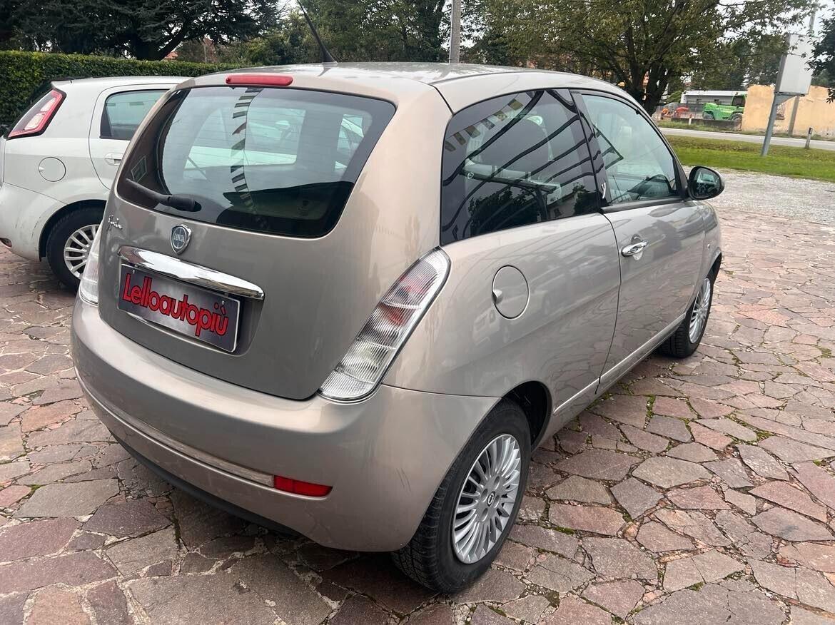 Lancia Ypsilon 1.2 Versus