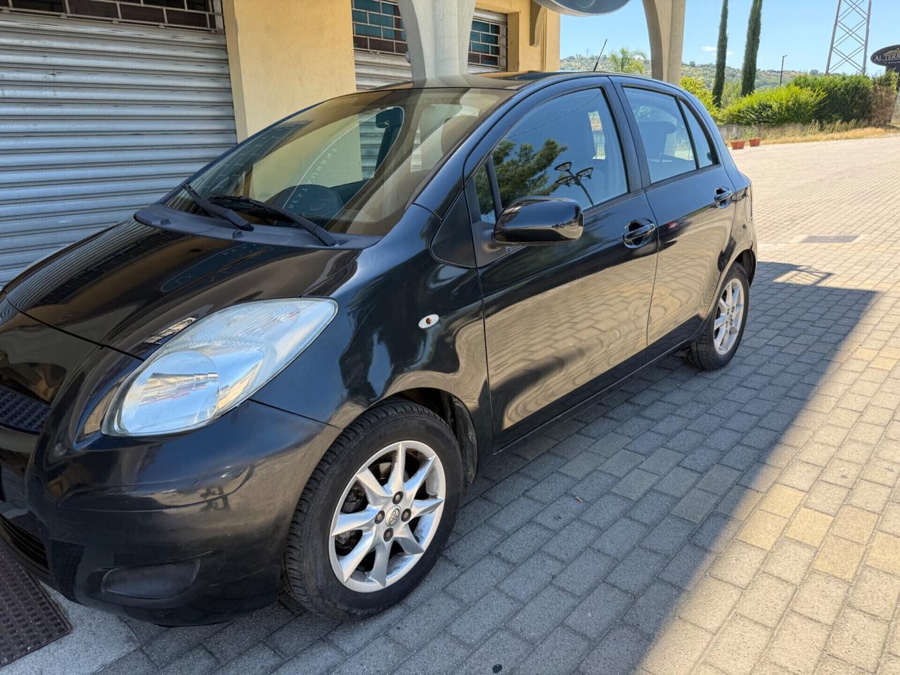 Toyota Yaris 5 porte benzina Unipro pochi km