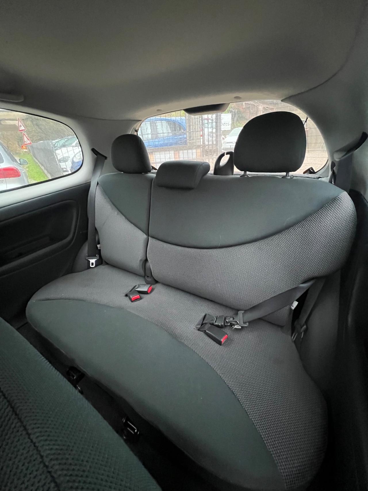 Toyota Yaris 1.0i 16V cat 3 porte