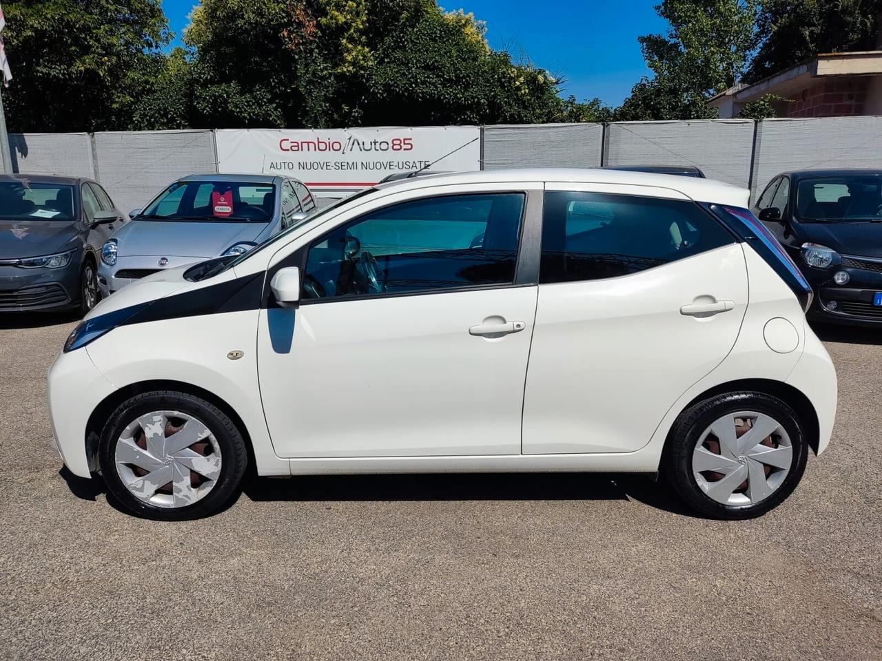 Toyota Aygo 1.0 VVT-i 69 CV 5 porte x-clusiv