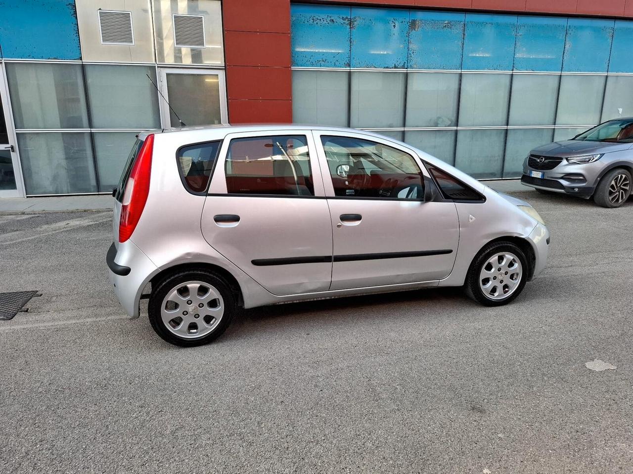 Mitsubishi Colt