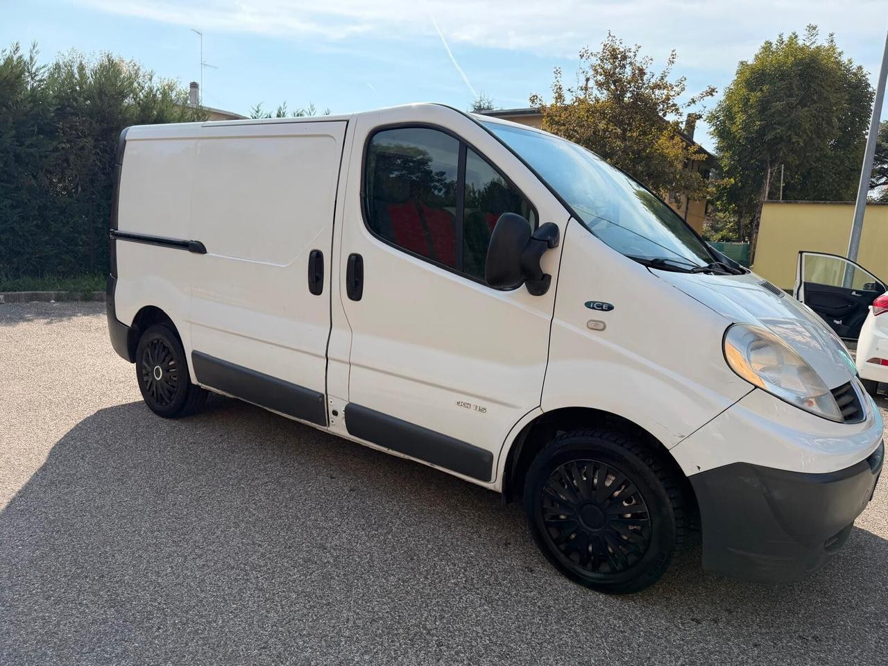 Renault Trafic T27 2.0 dCi/115 - 12 MESI DI GARANZIA -