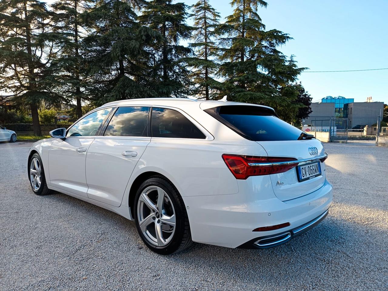 Audi A6 Avant 40 TDI S-Line Quattro Tua a 493€/Mese