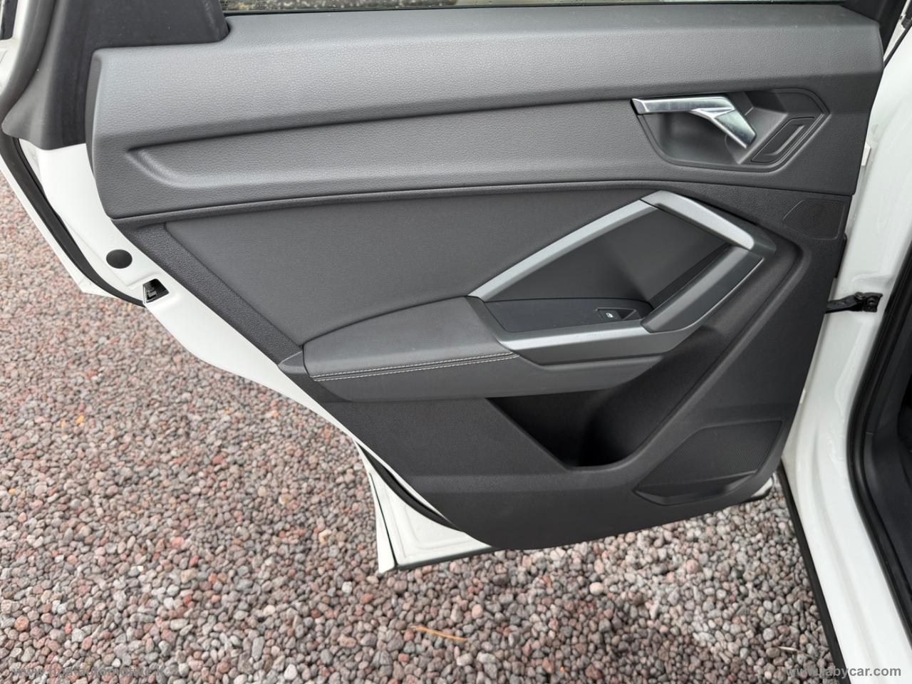 AUDI Q3 2.0TDI quattro S-LINE NAVI LED CERCHI 20 PELLE RETROCAMERA