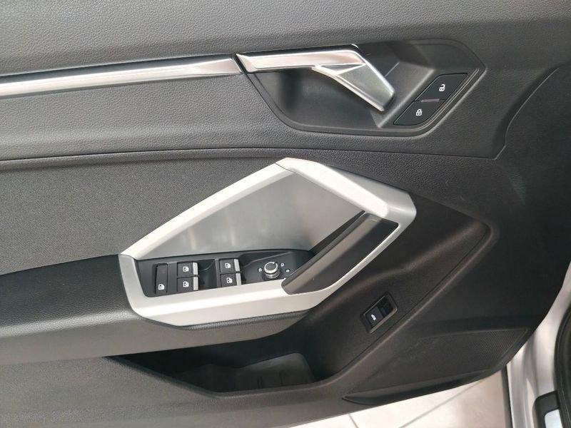 Audi Q3 Q3 40 TDI quattro S tronic Business Advanced