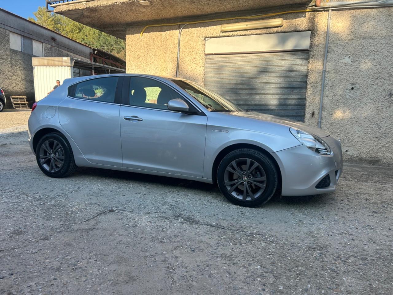 Alfa Romeo Giulietta 1.6 JTDm-2 105 CV Distinctive