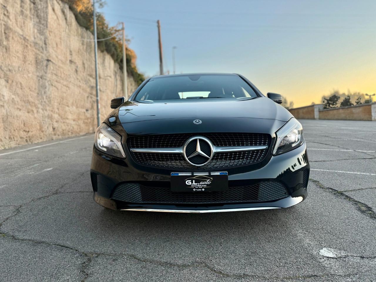 Mercedes A180 SPORT/1500 110CV/FULL LED/NAVI/18"