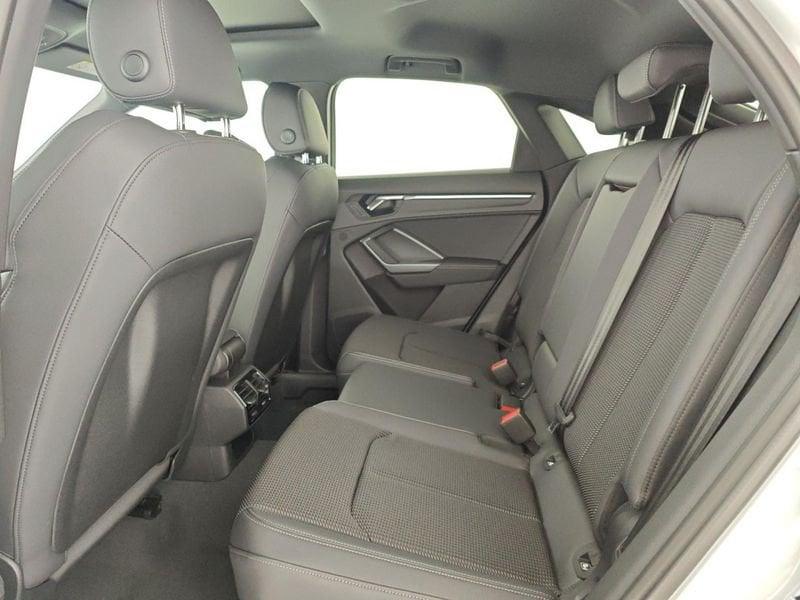 Audi Q3 SPB 40 TDI quattro S tronic Identity Black