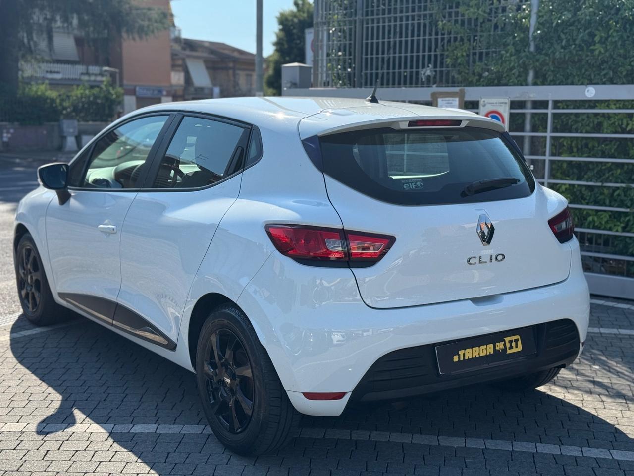 Renault Clio 1.2 75CV 5 porte LIMITED GARANTITA