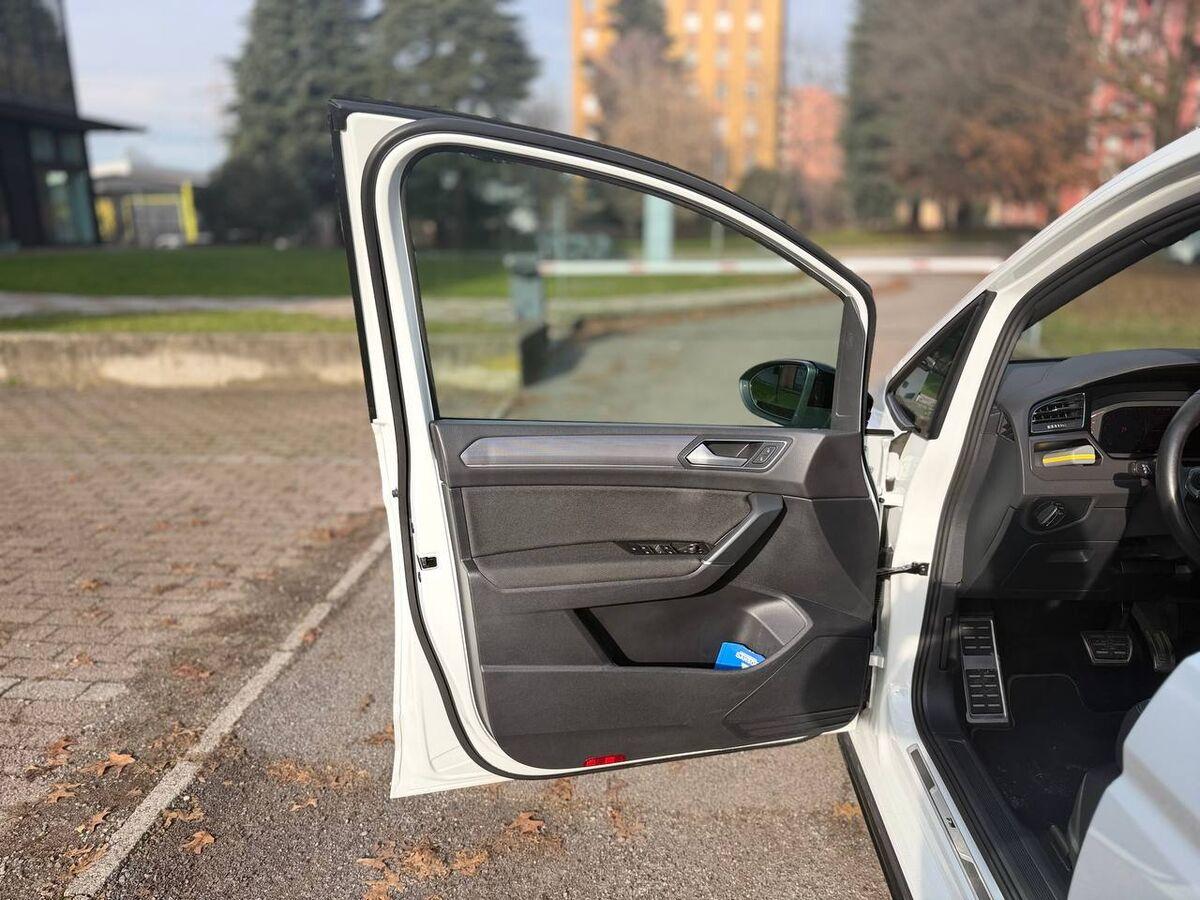 Volkswagen Touran 2.0 tdi Executive dsg R-LINE