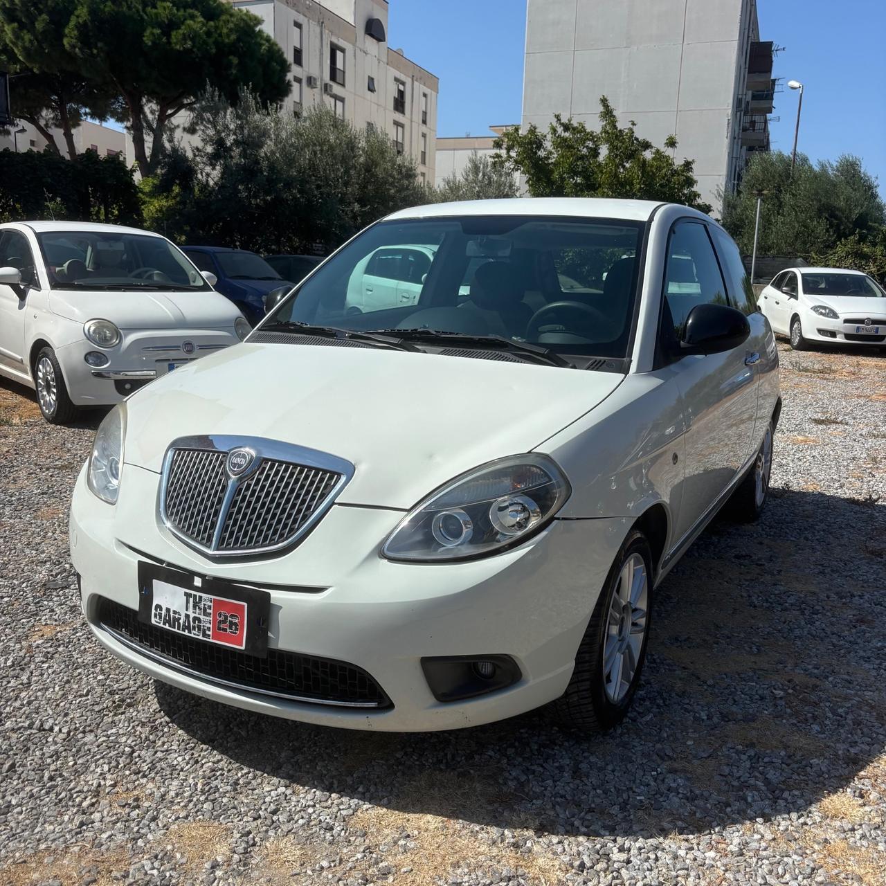 Lancia Ypsilon 1.3 MJT 75 CV Unyca