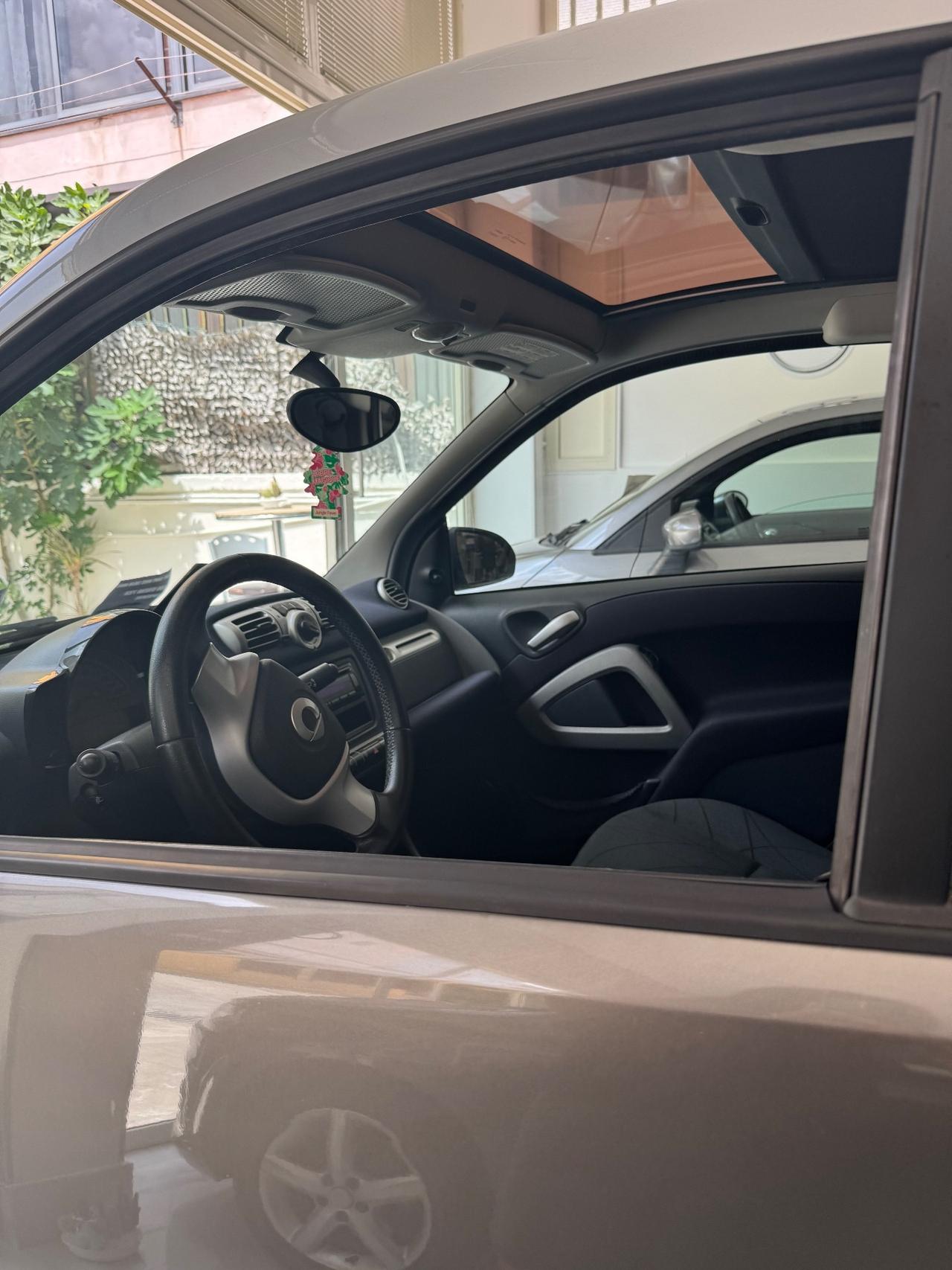 Smart ForTwo 1000 52 kW MHD COUPE WHITE TAILOR MADE