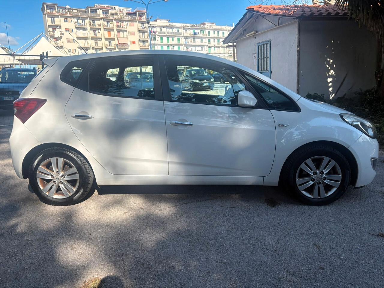 HYUNDAI IX20 1.4 CRDI Comfort - 2012
