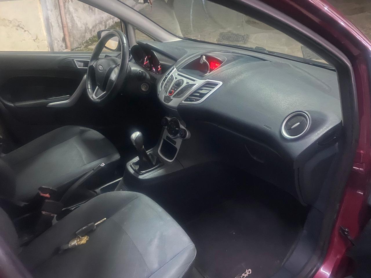 Ford Fiesta 1.4 diesel(PRIVATO)-2012