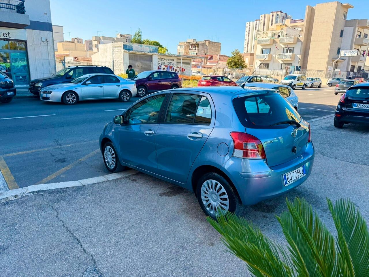 Toyota Yaris 1.0 5 porte Sol - Anno 2011 - Neopatentato