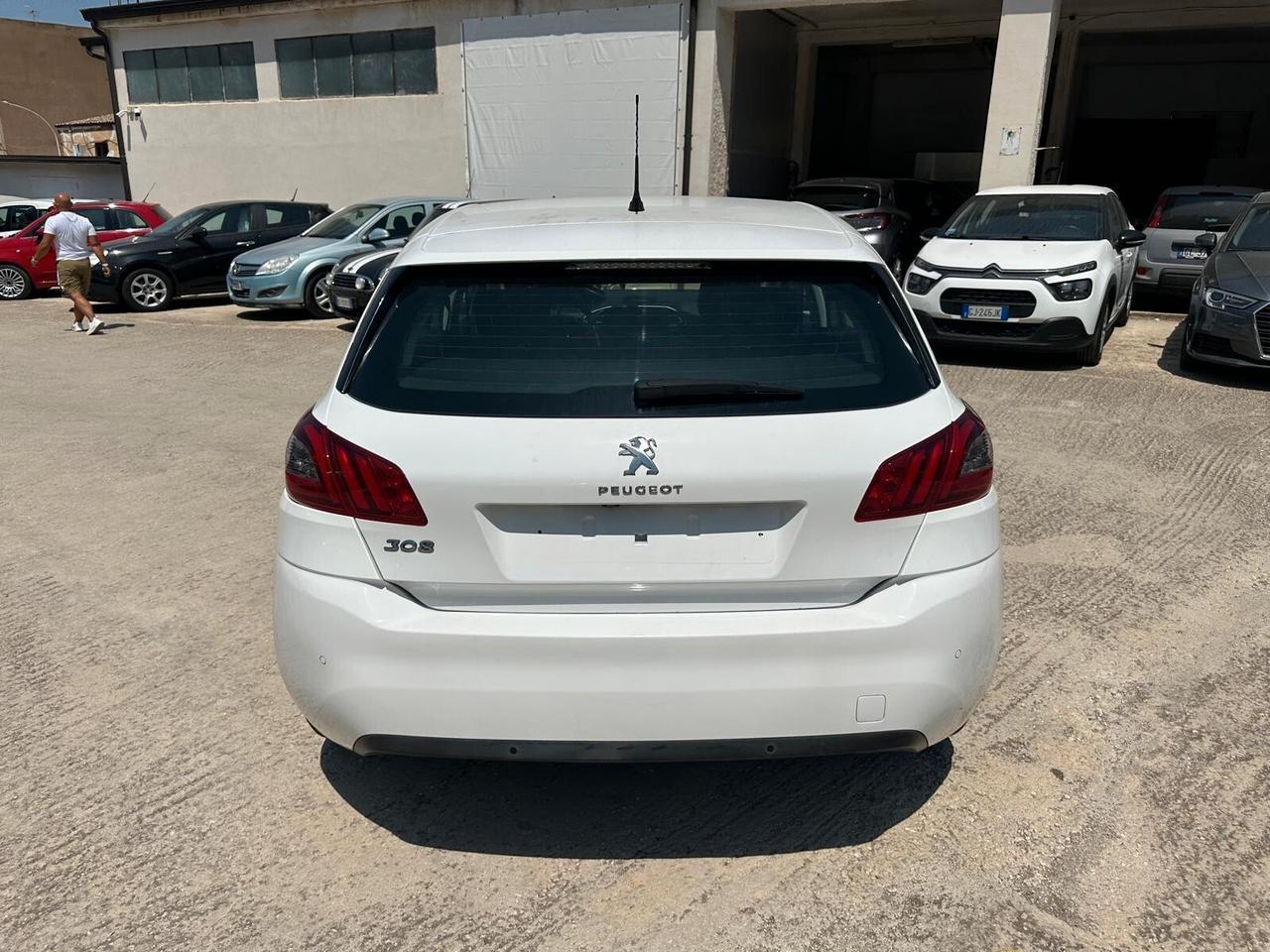 Peugeot 308 BlueHDi 100 S&S Active