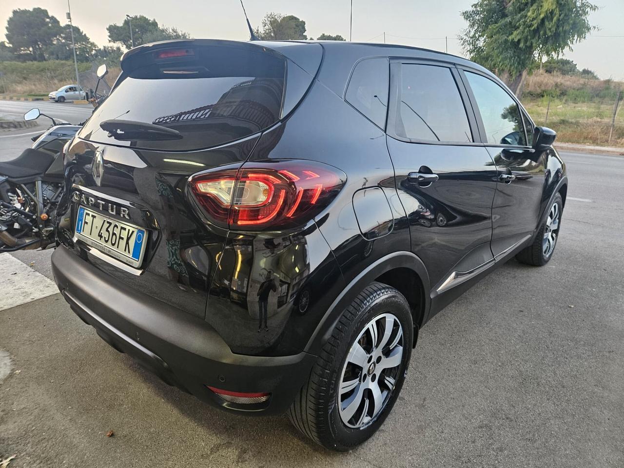 Renault Captur 1.5dci 66kw 90cv FULL NEOPATENTATI
