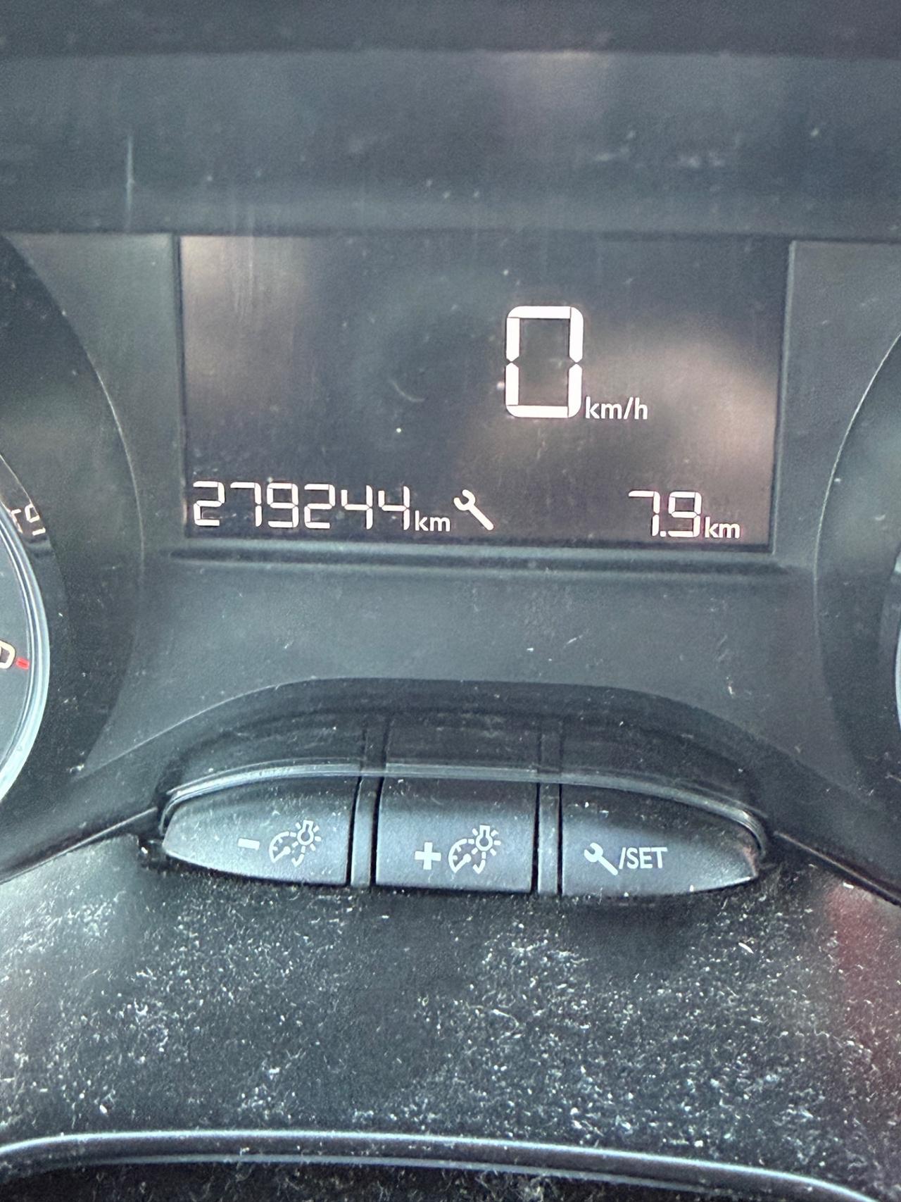 Peugeot 208 1.4 HDi 68 CV 5 porte Allure