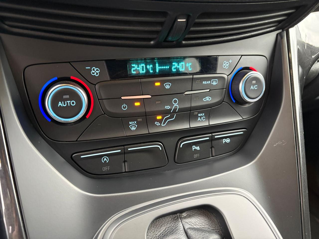 Ford Kuga 2.0 TDCI 150CV 4WD TETTO Powershift ST-Line