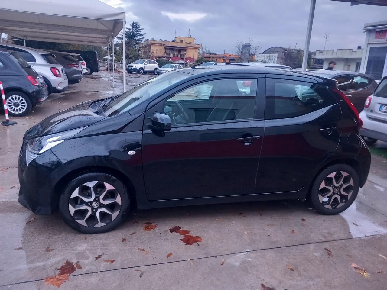 Toyota Aygo 1.0 VVT-i 72 CV 5 porte x-play MMT