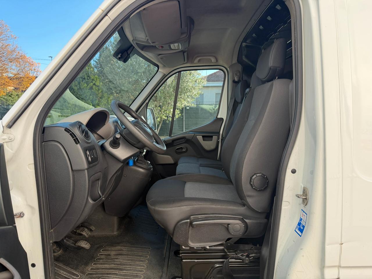 Nissan NV400 35 2.3 dCi PL-TA Furgone