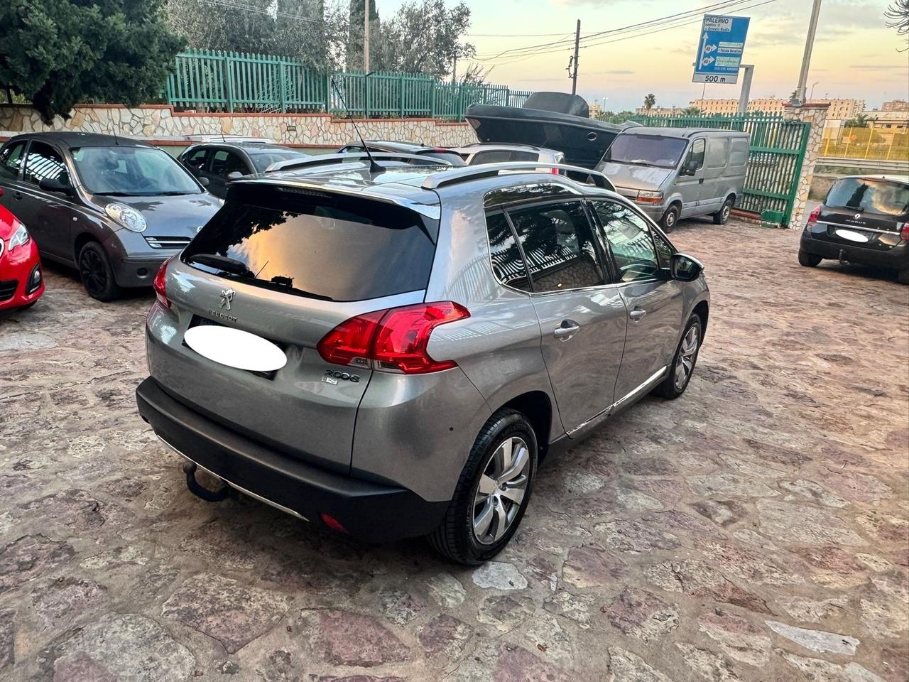 Peugeot 2008 1.6 e-HDi 115 CV Stop&Start Féline