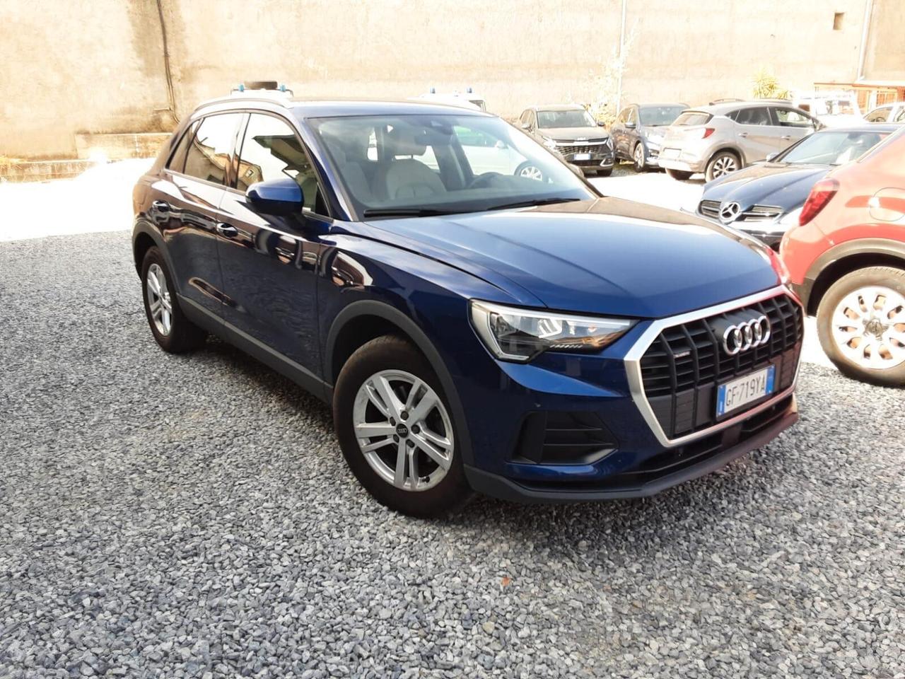 Audi Q3 35 TDI S tronic Business