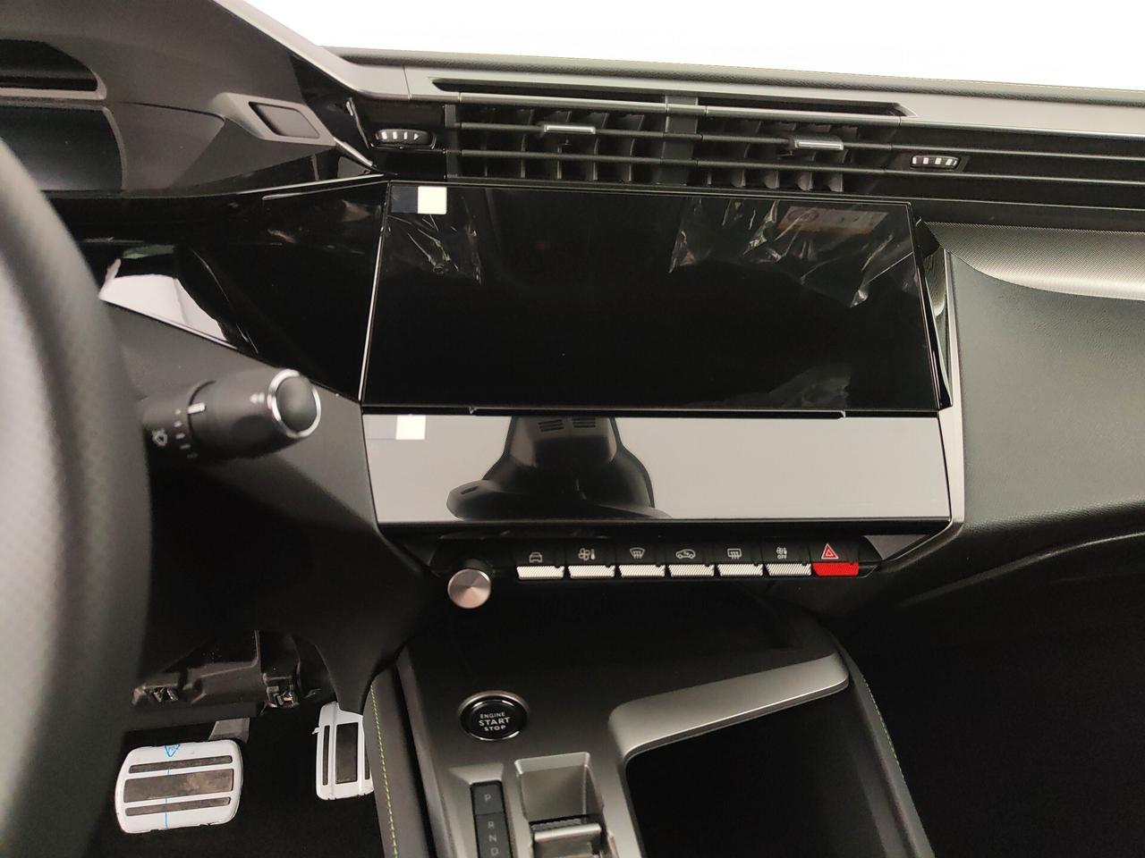 Peugeot 408 Hybrid 136 e-DCS6 GT