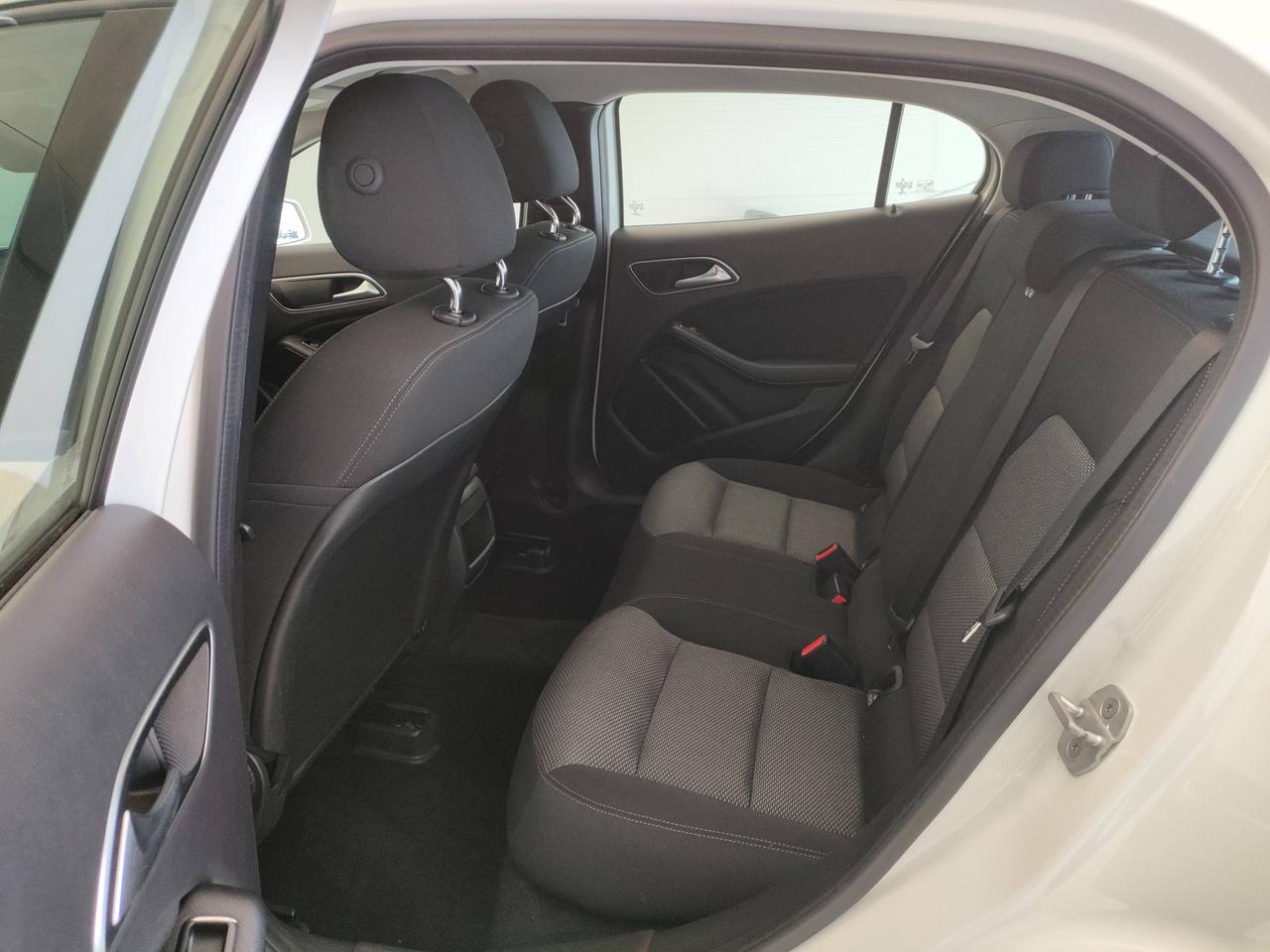 Mercedes-Benz GLA-X156 2017 - GLA 180 d Business auto