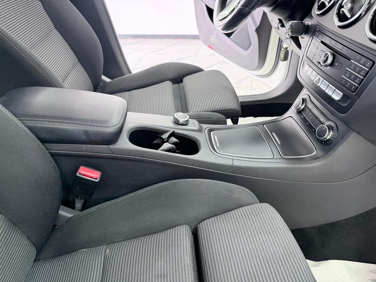 Mercedes-benz B 200 d Automatic -GARANTITA-LED-2018