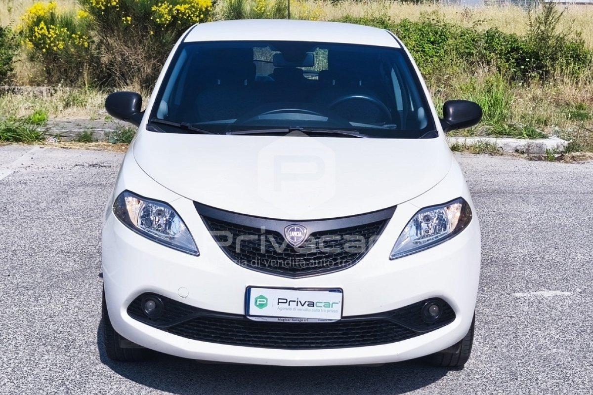 LANCIA Ypsilon 1.2 69 CV 5 porte GPL Ecochic Silver