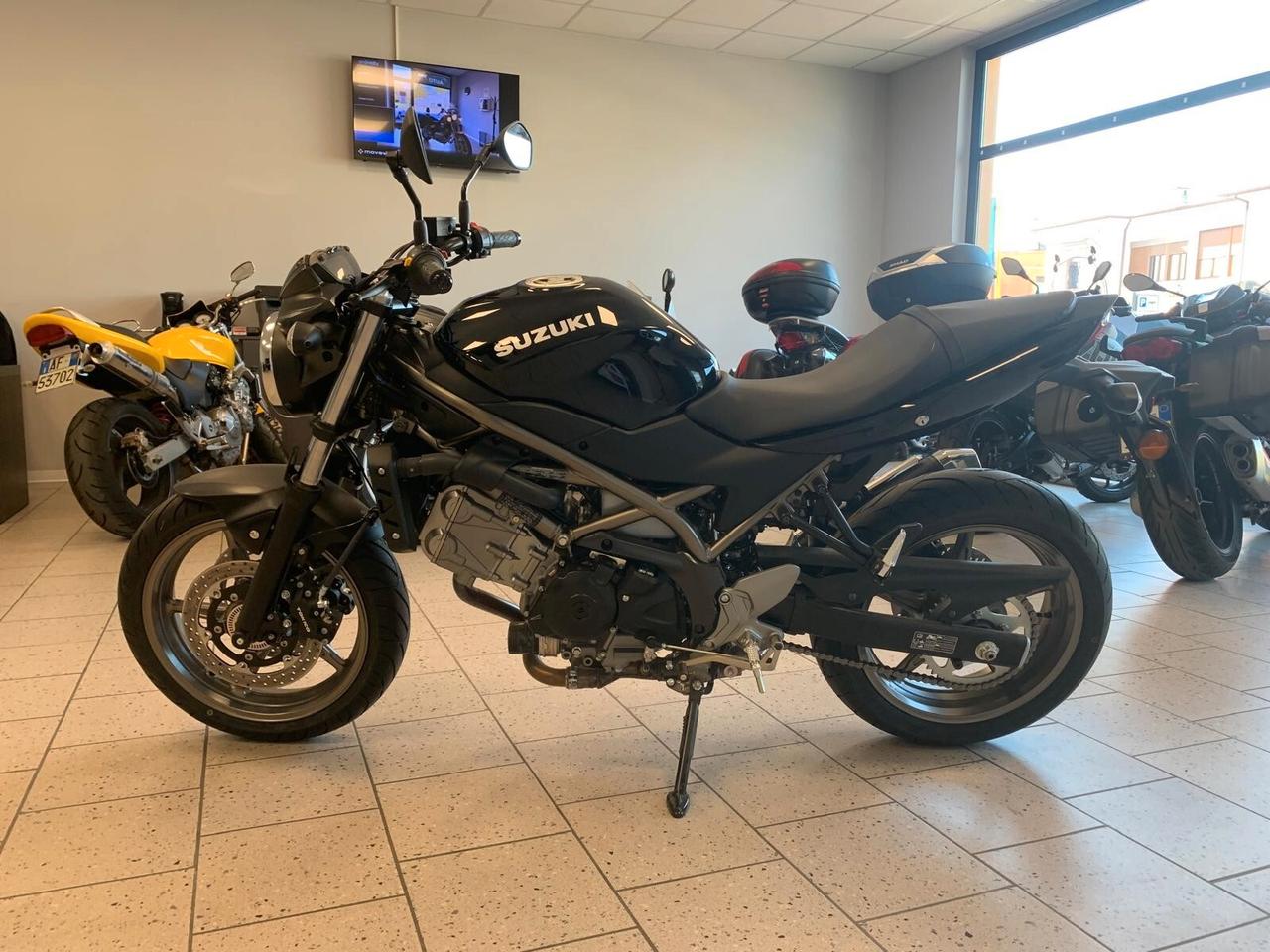 Suzuki SV 650 km 0 Unicoprop.