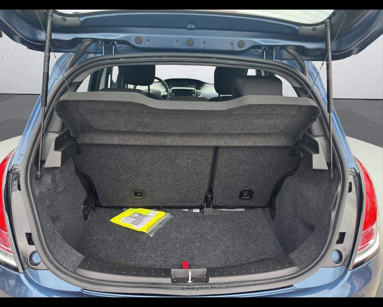 LANCIA Ypsilon 3ª serie - Ypsilon 1.0 FireFly 5 porte S&S Hybrid Gold