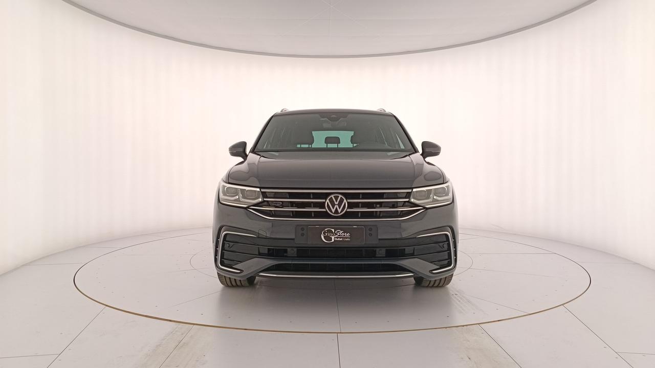 VOLKSWAGEN Tiguan II 2021 - Tiguan 2.0 tdi R-Line 4motion 150cv dsg