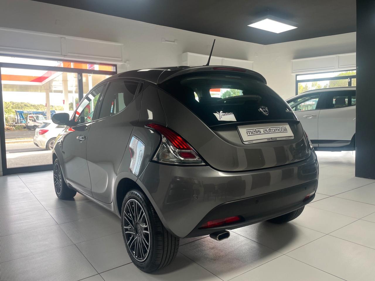 Lancia Ypsilon 1.0 FireFly 5 porte S&S Hybrid Gold