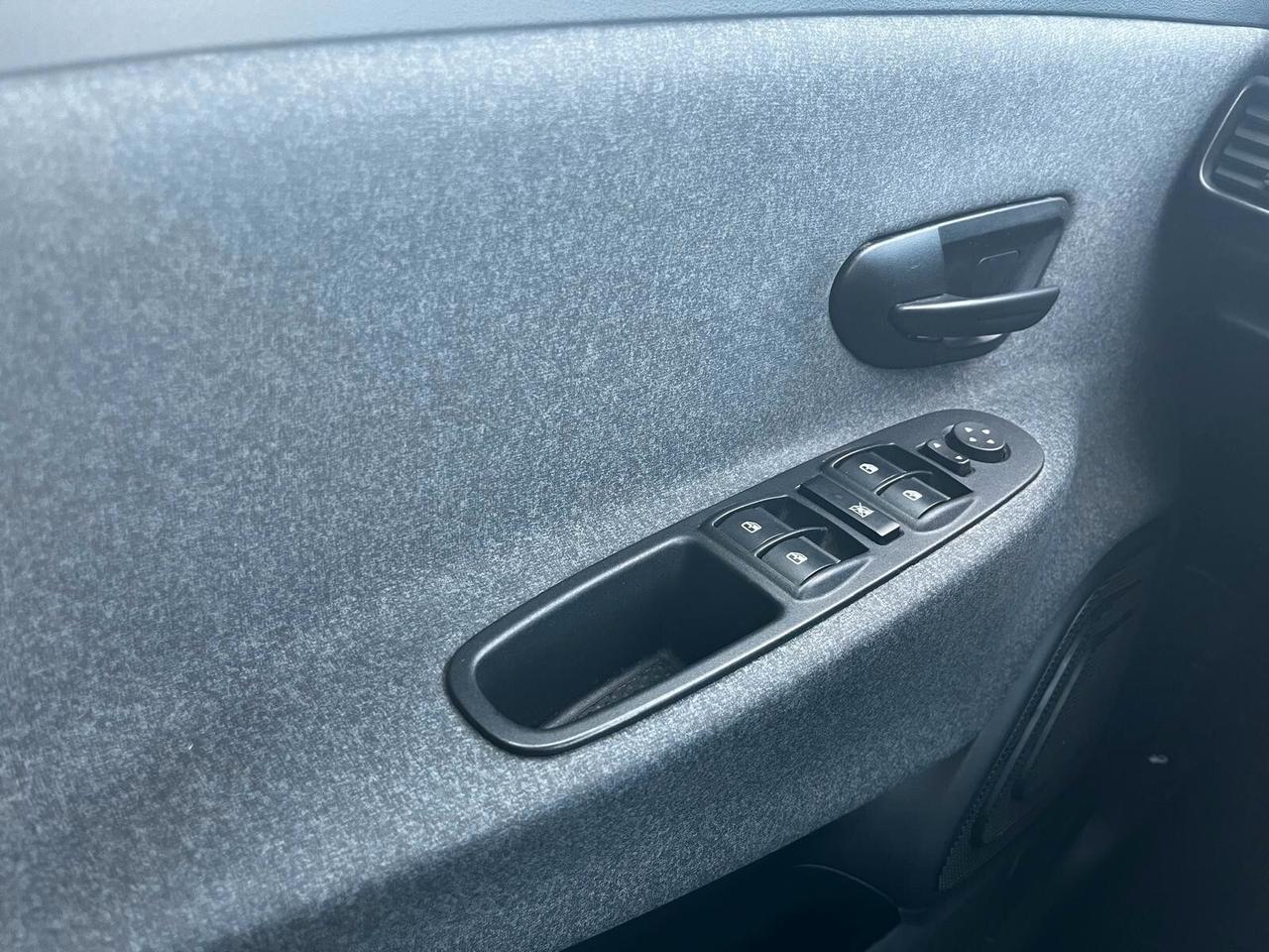 Lancia Ypsilon 1.0 FireFly 5 porte S&S Hybrid Silver Plus