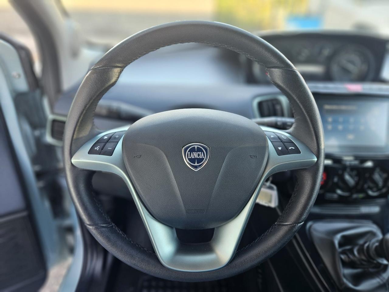 Lancia Ypsilon 1.0 FireFly 5 porte Hybrid Platino ** 13900 KM**